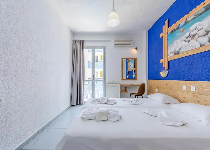 Simple Blue Hotel 2*