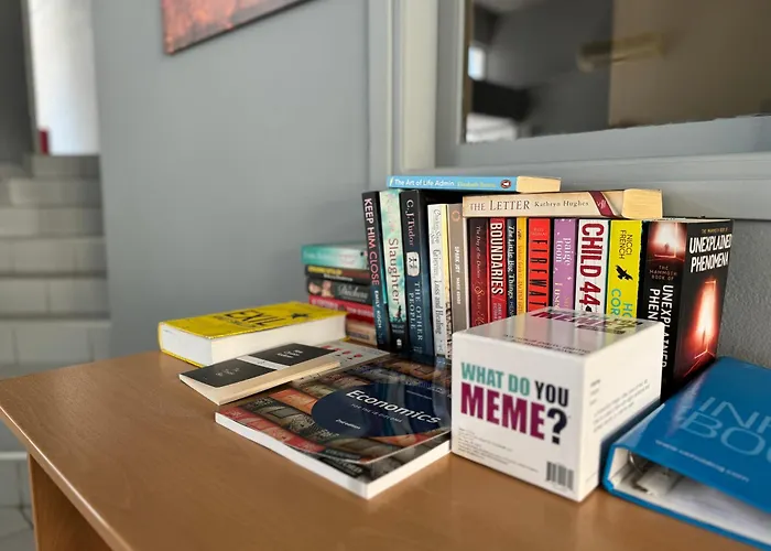 Simple Blue Hotel 2*