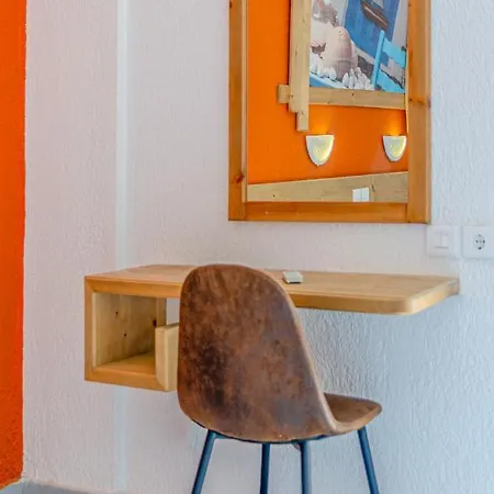 Готель Simple Blue 2*